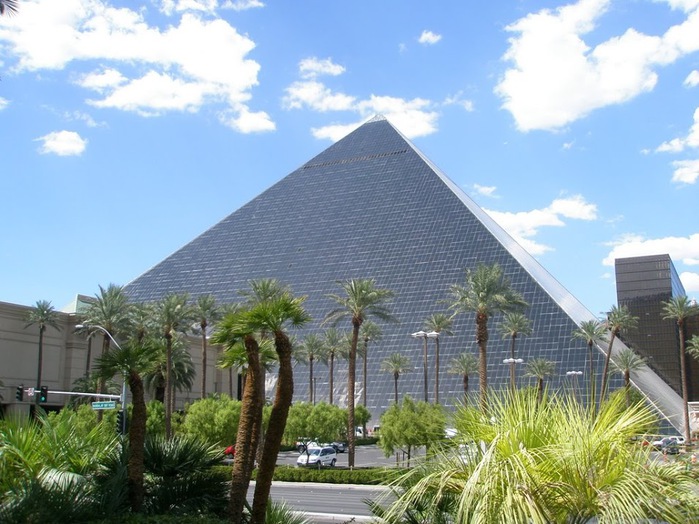 Отель Luxor hotel и Casino, Las Vegas - Пожить в пирамиде. 98856