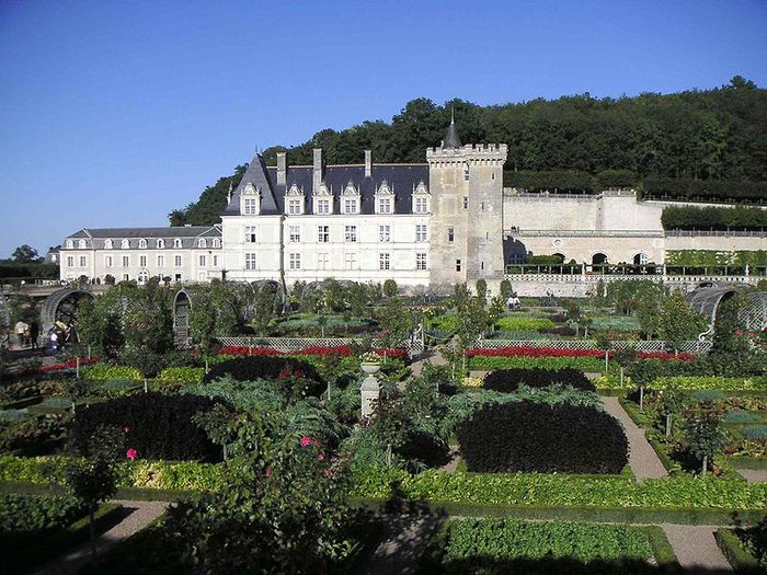 800px-Château_de_Villandry_vue_des_jardins (700x525, 103Kb)