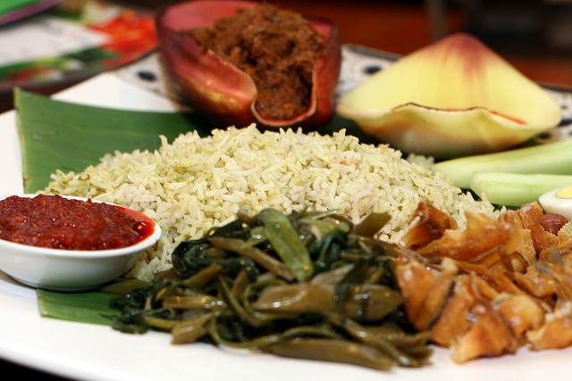 2247000_food_nasi_lemak (640x427, 97Kb)