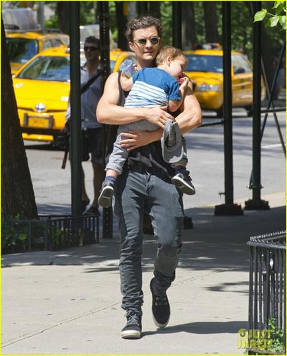 Орландо Блум с сыном в Центральном парке
