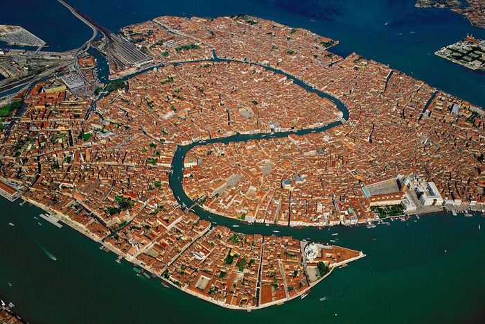 3937404_venecia (700x467, 221Kb)