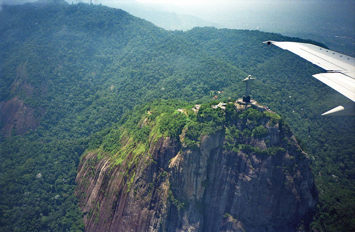 christ-the-redeemer-from-an-airplane-window-rio-de-janeiro-brazil (700x458, 123Kb)