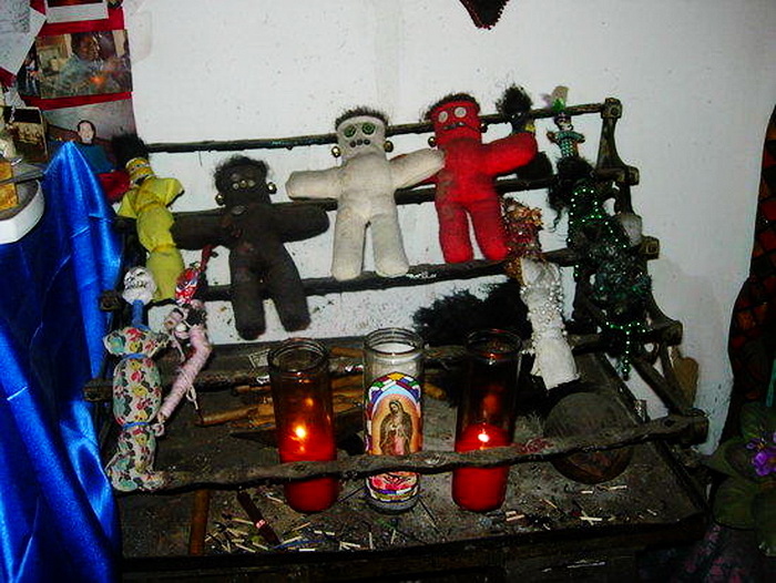 New Orleans Historic Voodoo Museum-2 (700x526, 155Kb)