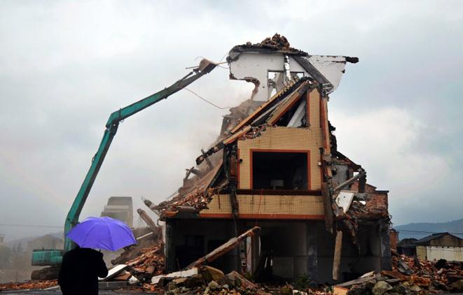 Китайский дом посреди дороги сегодня снесли. Фотографии
