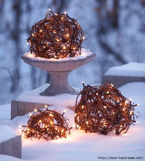 Creative-Outdoor-Christmas-Holiday-Lighting-Ideas (500x555, 144Kb)