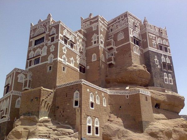 Дар-аль-Хайяр. Замок на скале в Йемене. Фотографии