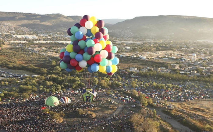 Домик на воздушных шарах