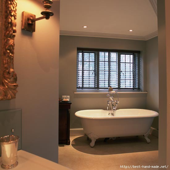 Bathroom--traditional-roll-top--25-Beautiful-Homes (550x550, 100Kb)