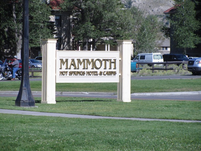 Mammoth Hot Springs 83962