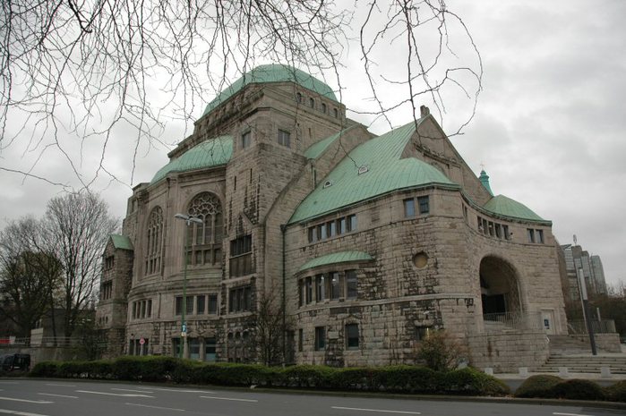 3620784_essenaltesynagoge1800 (700x465, 82Kb)
