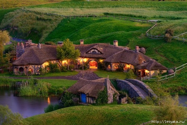 3925073_DragonHobbitPub1 (600x401, 170Kb)