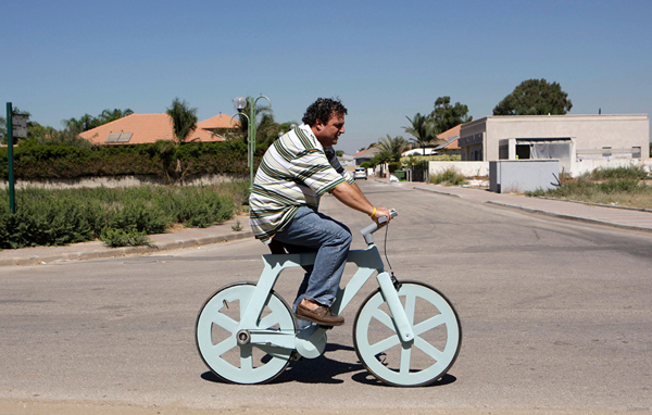 Cardboard Alfa Bike (600x382, 342Kb)