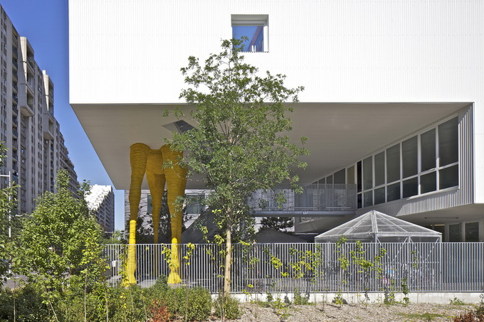 8-day-nursery-of-the-giraffe-by-hondelatte-laporte-architectes (680x453, 155Kb)