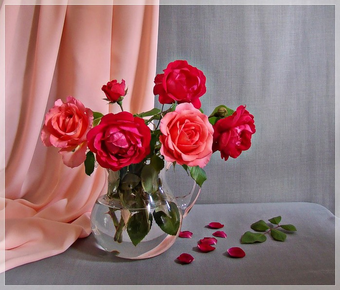 Очаровательные розы. Натюрморты. 0_31840_53593862_XL (700x595, 109Kb)