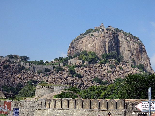 Крепость Джинджи, Индия, 3 (640x480, 274Kb)