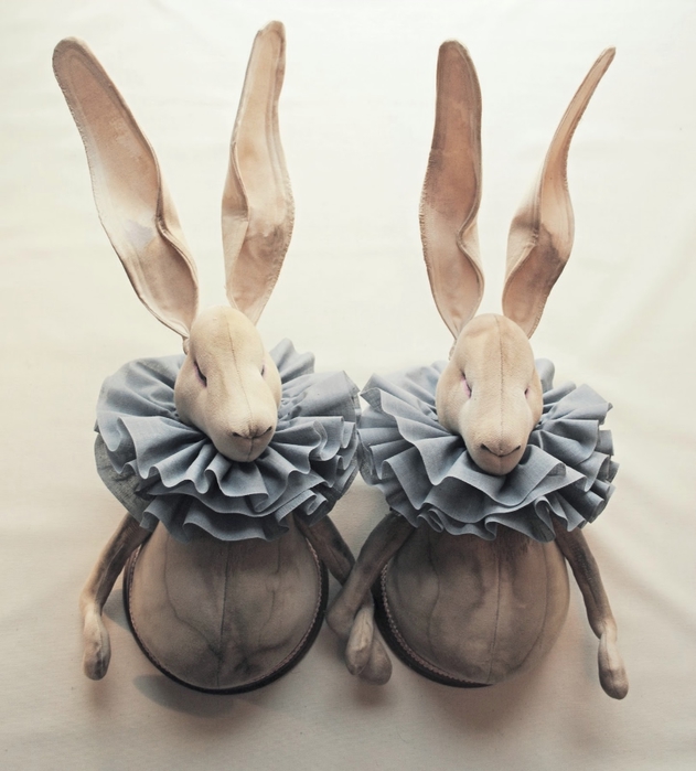 Twin Ruffle hares winter (631x700, 218Kb)