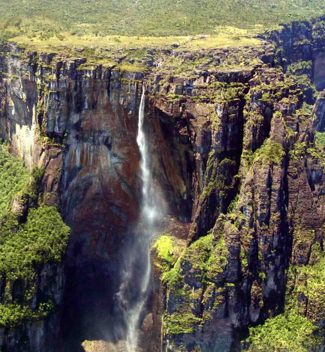 Tourist-Information-The-Most-Popular-Tourist-Attractions-Venezuela-Angel-Falls (646x700, 623Kb)