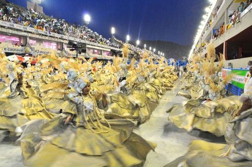 Король открыл карнавалы в Бразилии. Фотографии карнавала в Рио 2013