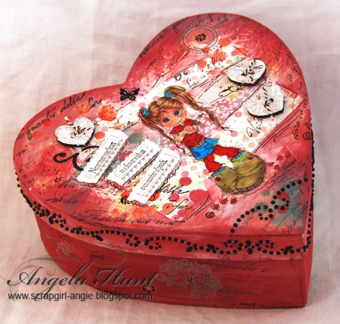SC Valentine Petals Mixed Media Heart Box left side (700x665, 391Kb)