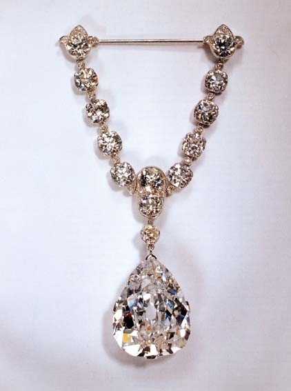 4463379_he_Star_of_South_Africa_a_47_69carat_old_style_pearshaped_diamond (422x567, 69Kb)