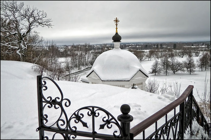 Часовня над родником в Благовещенском монастыре/3673959_11 (700x464, 95Kb)