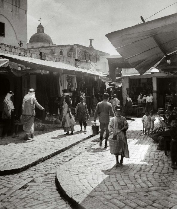 97720895_30_Staruyy_bazar_Nazaret_Palestina_19201933_gg.jpg