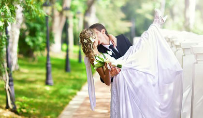 обычай и традиция носить невесту на руках/5095411_ (420x245, 28Kb)