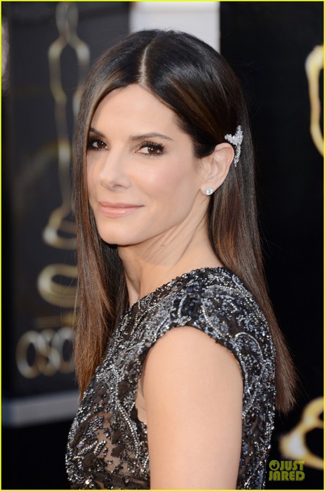 sandra-bullock-oscars-2013-red-carpet-02 (463x700, 77Kb)