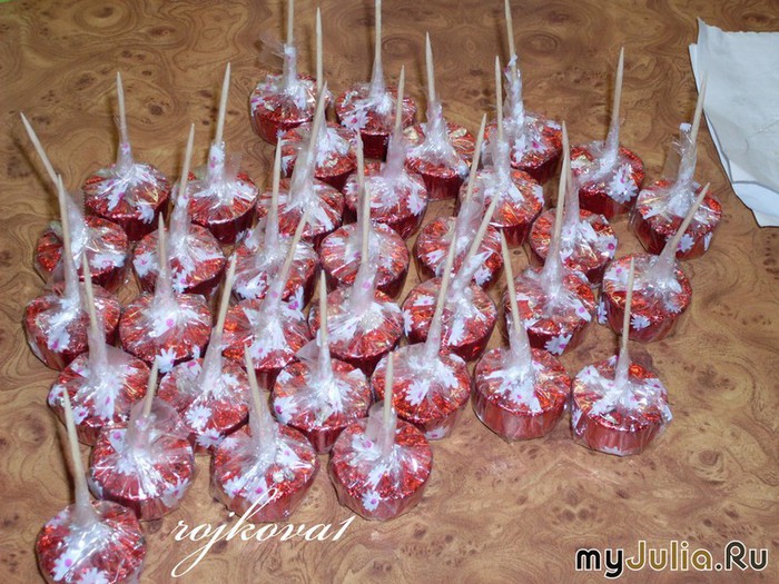 виноград из конфет мастер-класс (2) (700x525, 143Kb)