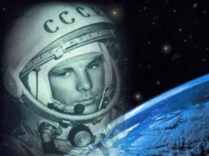 2942023_gagarin (700x525, 48Kb)