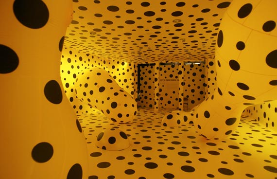 Yayoi Kusama  2 (570x368, 45Kb)