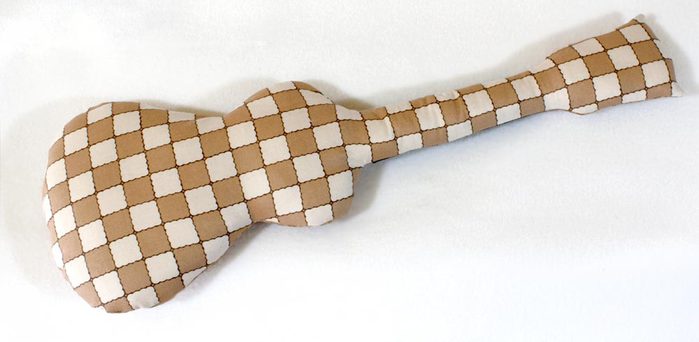 мастер-класс гитара игрушка подушка (2) (700x342, 32Kb)