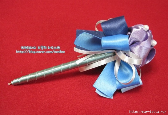 Украшаем шариковую ручку розами из атласной ленты (22) (546x375, 126Kb)