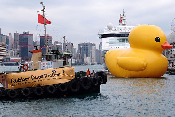 гигансткий желтый утенок Rubber Duck 7 (570x380, 90Kb)