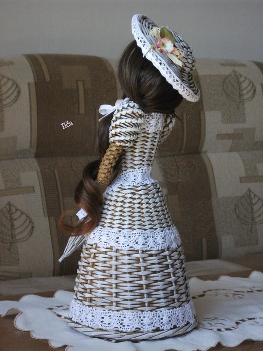 Плетение. Куколка из газетных трубочек (2) (525x700, 105Kb)