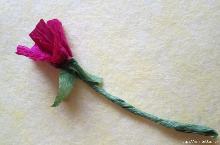 Розочки из вискозных салфеток. Цветочное панно - валентинка (24) (700x462, 167Kb)