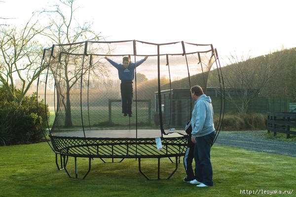 3925073_600steve_hansen_trampoline_photo (600x401, 158Kb)