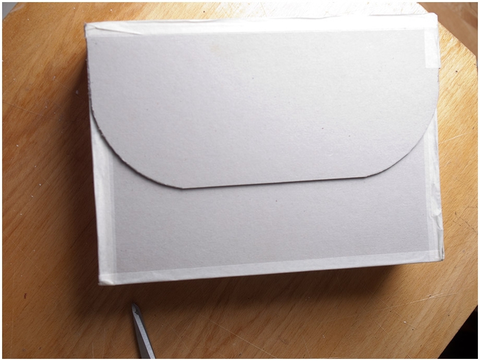 Портфель из картона с подсолнухом и паучком. Подарок для учителя своими руками (19) (700x526, 202Kb)