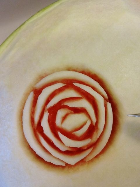карвинг. розы из арбуза. салат из ананасов (45) (480x640, 161Kb)
