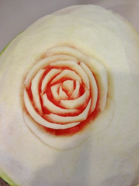карвинг. розы из арбуза. салат из ананасов (53) (480x640, 149Kb)