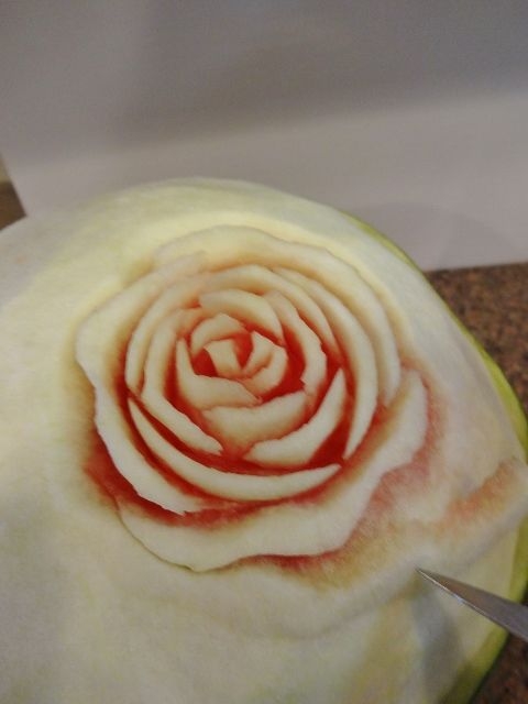 карвинг. розы из арбуза. салат из ананасов (59) (480x640, 145Kb)