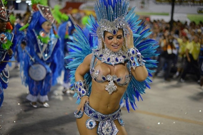 Karnaval-v-Rio-de-Zhaneiro-foto-10_thumb (700x466, 326Kb)