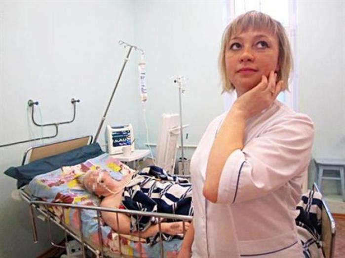Медсестра опубликовала фото пьяной вечеринки в процедурном кабинете