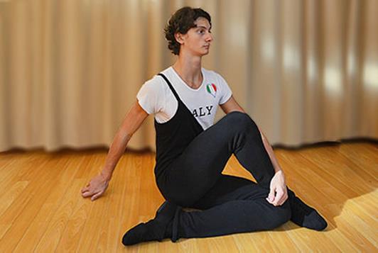Упражнения для расслабления ног от балерины Карлы Фраччи