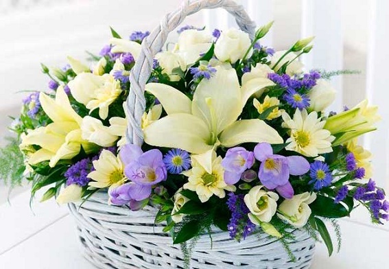 http://img1.liveinternet.ru/images/attach/c/8/128/930/128930695_korzina_bouquet_svadbaliliifreezii.jpg