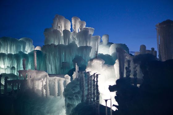 Удивительные ледяные замки в пещерах Миннесоты