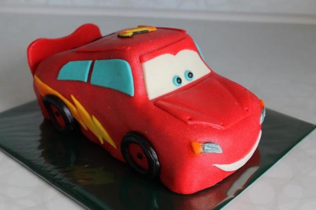 3D торты. Автомобили из мастики (1) (640x426, 23Kb)