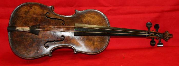 Продается скрипка, под звуки которой 'Титаник' пошел ко дну