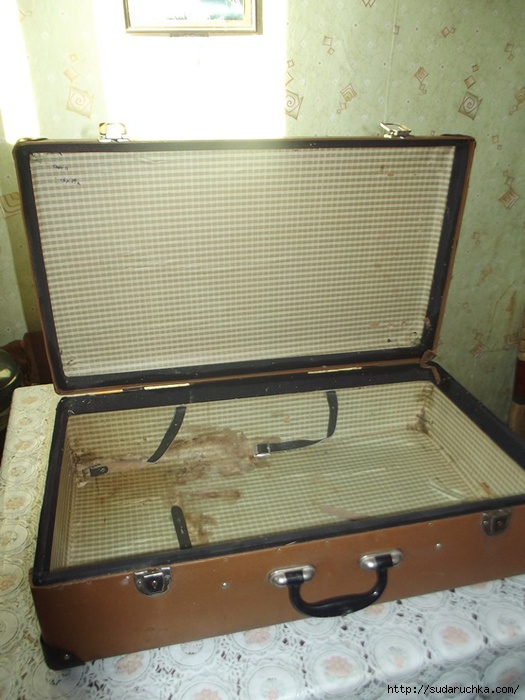 «Из ненужного в необходимый!»: переделка старого чемодана в авторский аксессуар рукодельницы