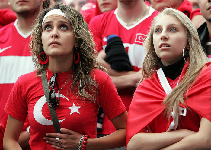 2447247_turkish_girls (700x495, 134Kb)